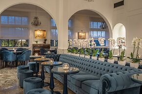 Majestic Palace Hotel