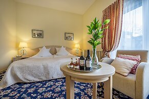 Grata by Centrum Hotels