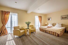 Grata by Centrum Hotels