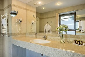 Grata by Centrum Hotels