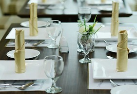 Pacific Regency Hotel Suites