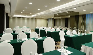 Pacific Regency Hotel Suites