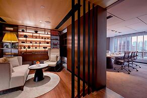 Renaissance Kuala Lumpur Hotel & Convention Centre