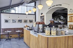 Victoria and Alfred Hotel by NEWMARK