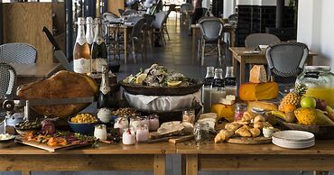 Victoria and Alfred Hotel by NEWMARK