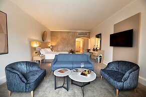 Victoria and Alfred Hotel by NEWMARK