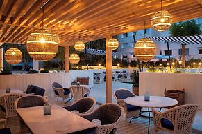 AC Hotel Victoria Suites by Marriott
