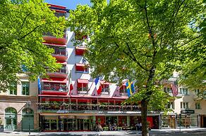 Hotel Rival