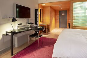 Hotel Rival