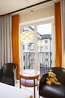 Hotel Rival