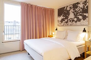 Hotel Rival