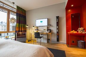 Hotel Rival