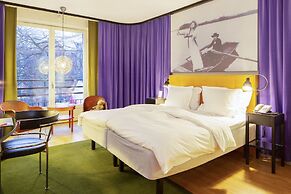 Hotel Rival