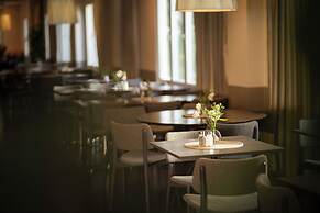 Home Hotel Tapto