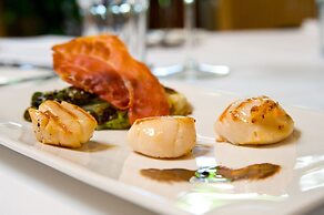 The Kingfisher Pub and Hotel