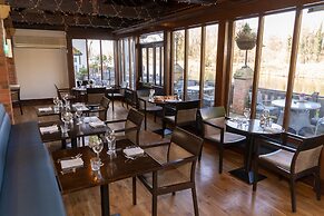 The Kingfisher Pub and Hotel