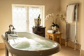 The Kingfisher Pub and Hotel