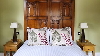 The Kingfisher Pub and Hotel