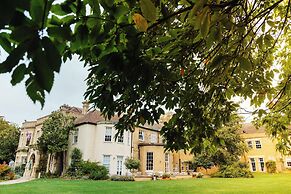 Woodland Manor Hotel