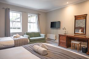 Woodland Manor Hotel