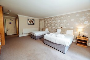 Woodland Manor Hotel