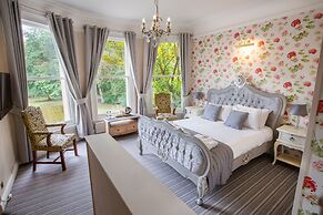 Woodland Manor Hotel