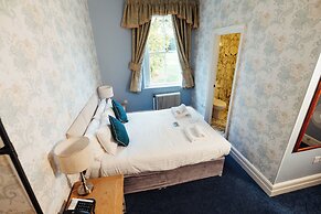 Woodland Manor Hotel