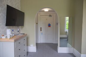 Woodland Manor Hotel