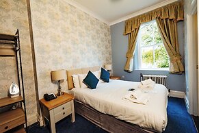 Woodland Manor Hotel