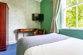 Woodland Manor Hotel
