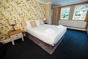 Woodland Manor Hotel