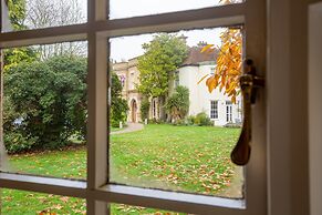 Woodland Manor Hotel