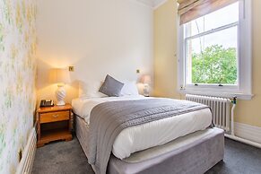 Woodland Manor Hotel