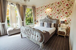 Woodland Manor Hotel