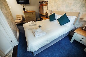 Woodland Manor Hotel