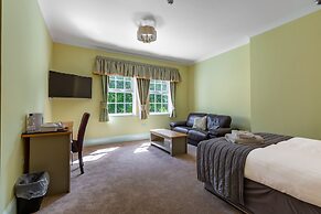 Woodland Manor Hotel