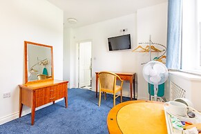 Woodland Manor Hotel