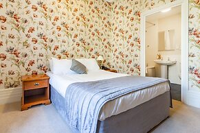 Woodland Manor Hotel