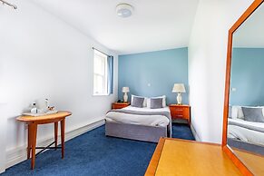 Woodland Manor Hotel