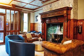 Woodland Manor Hotel