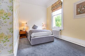 Woodland Manor Hotel