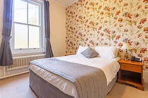 Woodland Manor Hotel