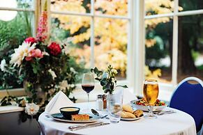 Woodland Manor Hotel