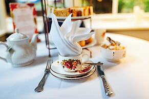 Woodland Manor Hotel