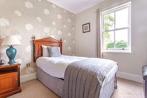 Woodland Manor Hotel