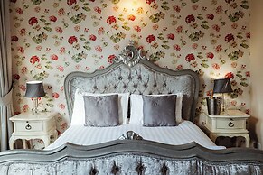 Woodland Manor Hotel