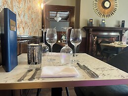 Woodland Manor Hotel