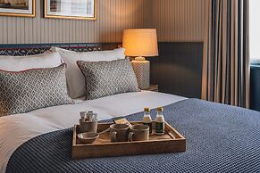 Potters Heron Hotel