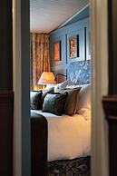 The Potter's Heron - A Heartwood Inn