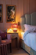 Potters Heron Hotel